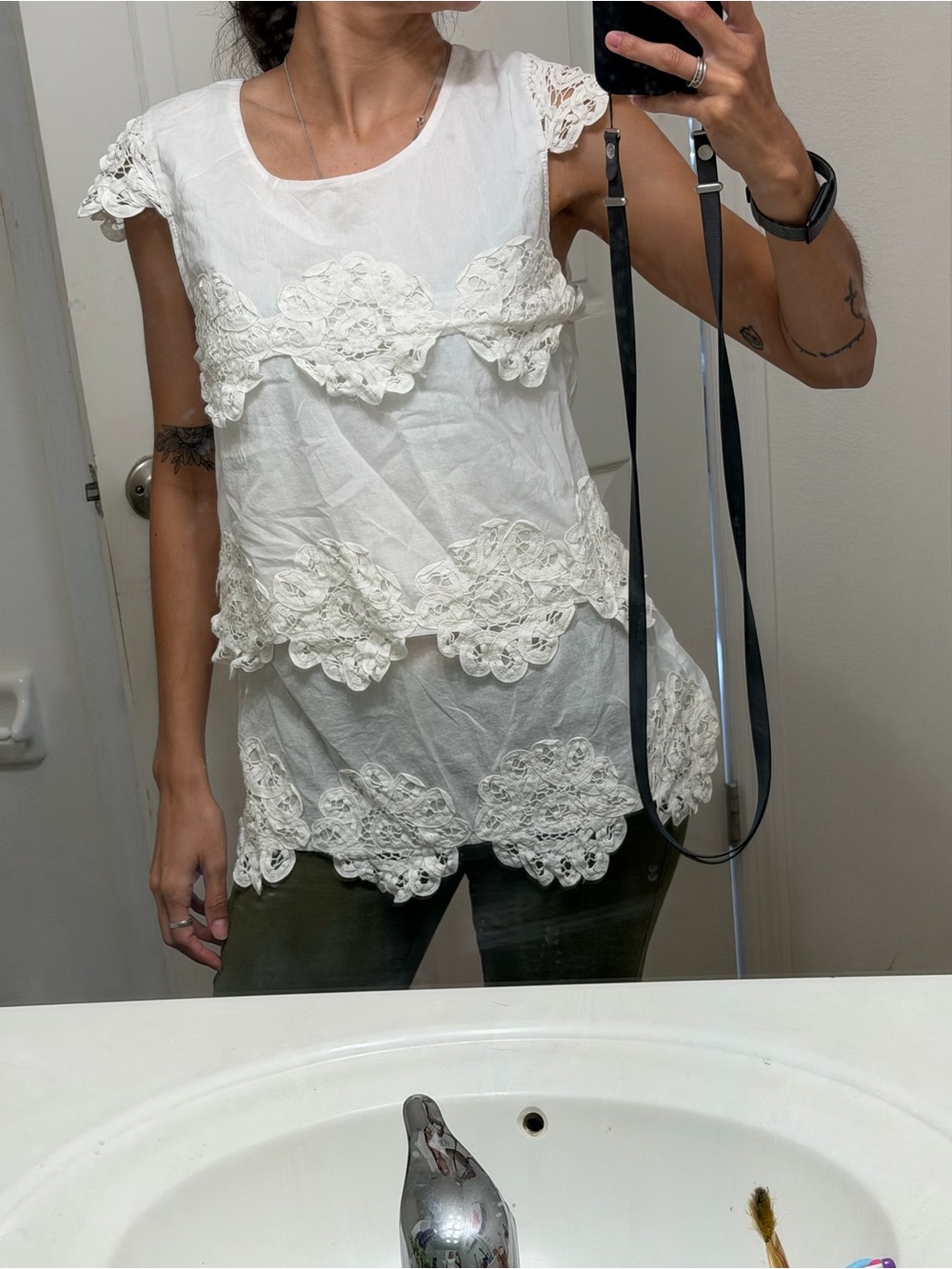 Women’s Lace Appliqué Cap Sleeve Top - White